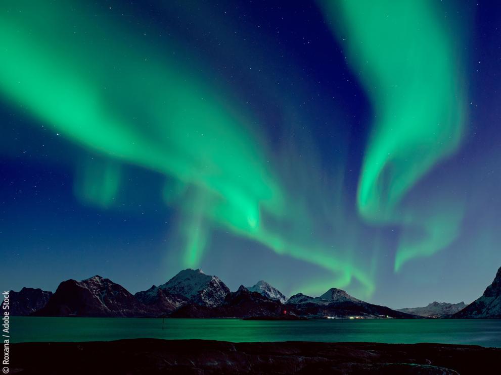 Northern Lights, Aurora Borealis, Lofoten Islands, Norway © Roxana / Adobe Stock