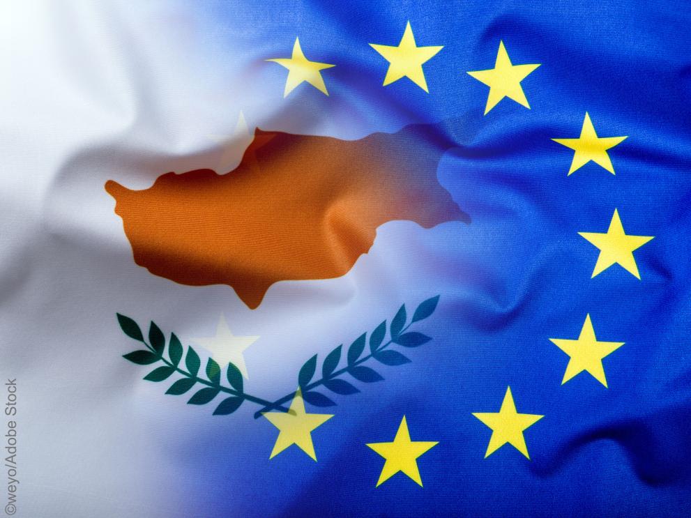 Cyprus Flag and EU Flag ©weyo/Adobe Stock