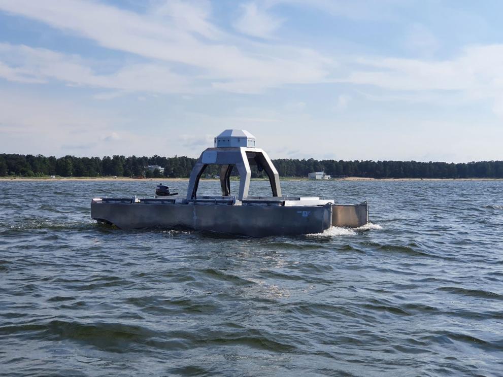 Autonomous survey vessel
