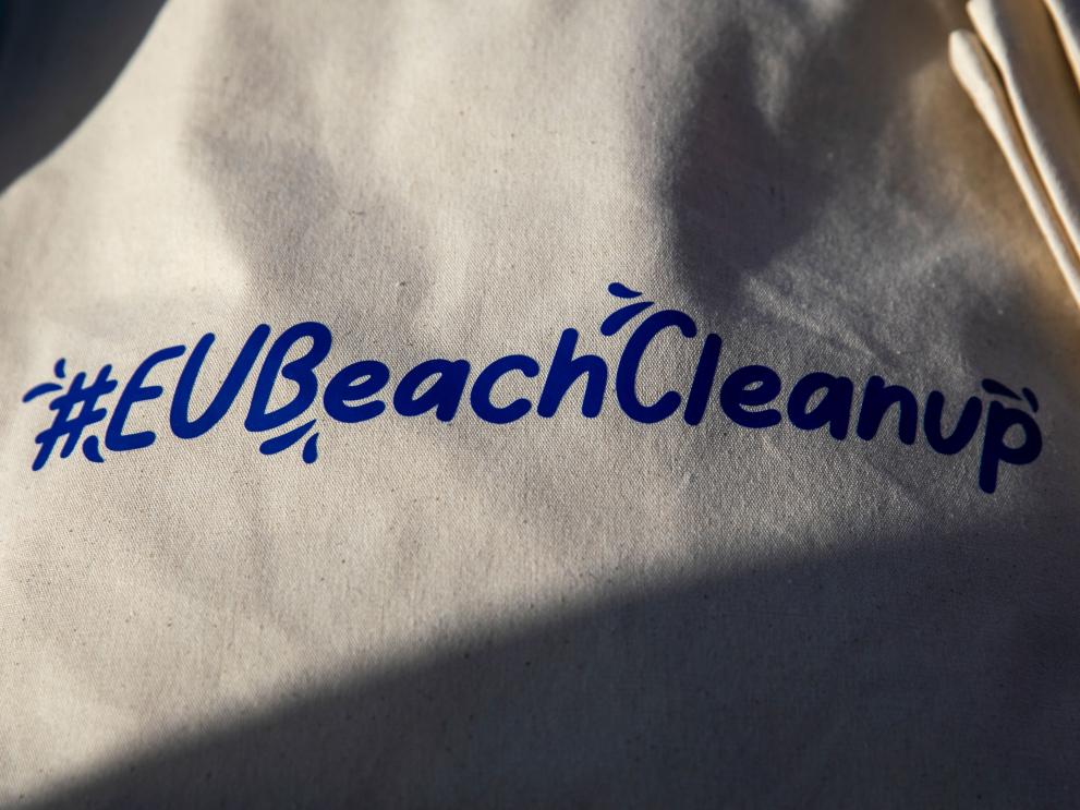 EUbeachcleanup 2022, text on a bag