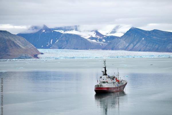 Glaciers of the Svalbard archipelago © Oleksandr Umanskyi / Adobe Stock