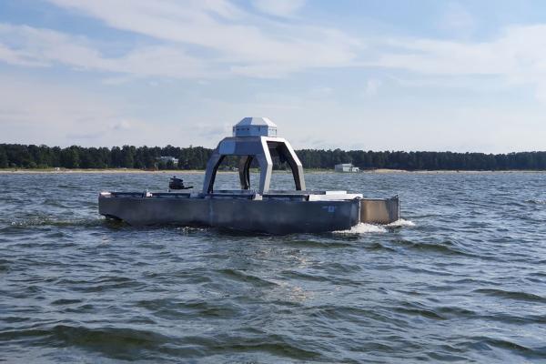 Autonomous survey vessel